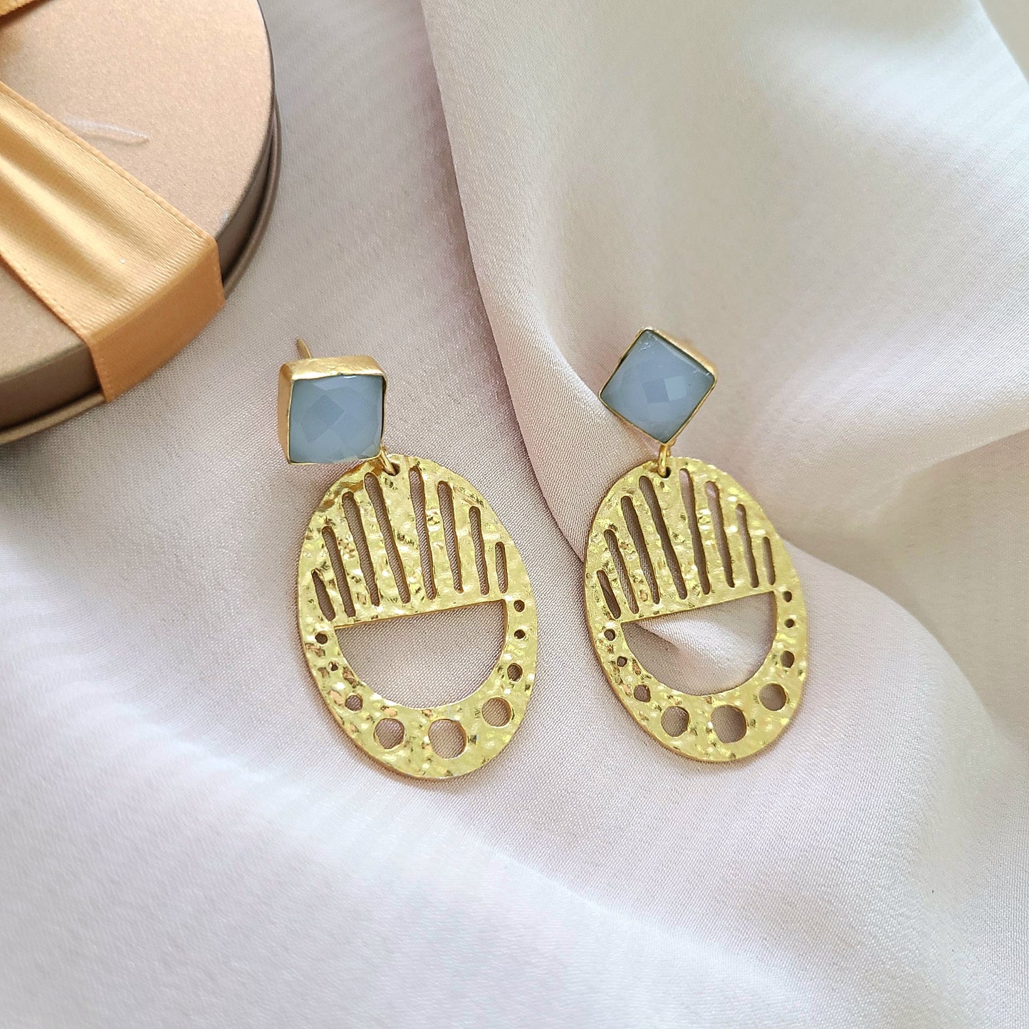 Alma Earrings