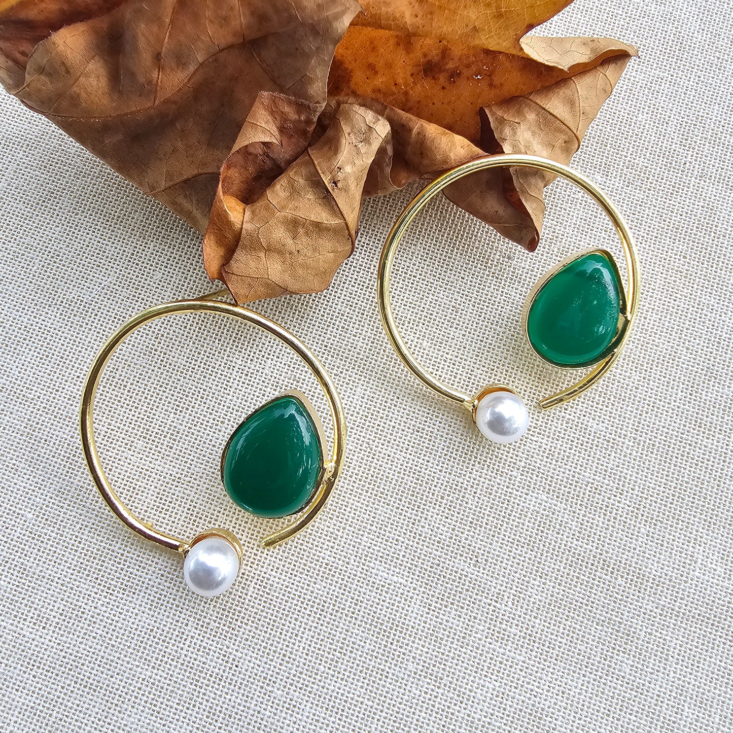 Dew earrings in green