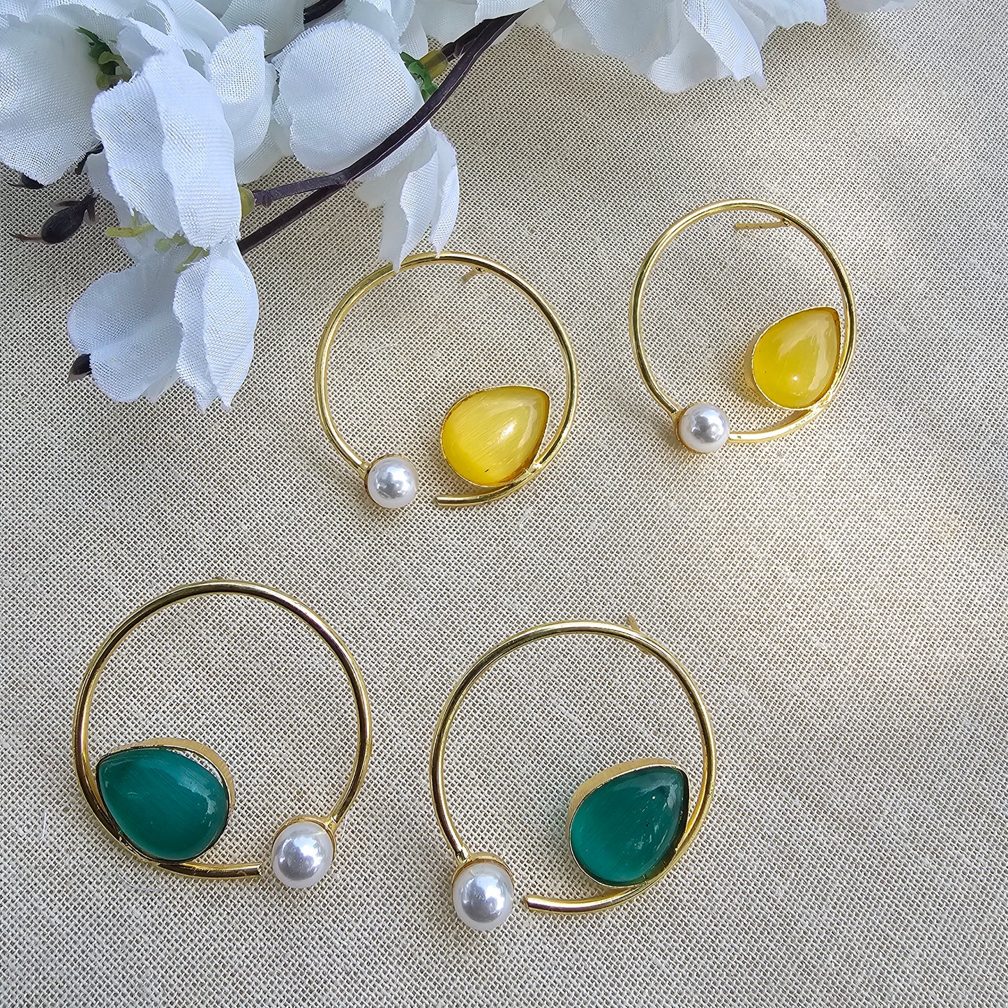 Dew earrings in green