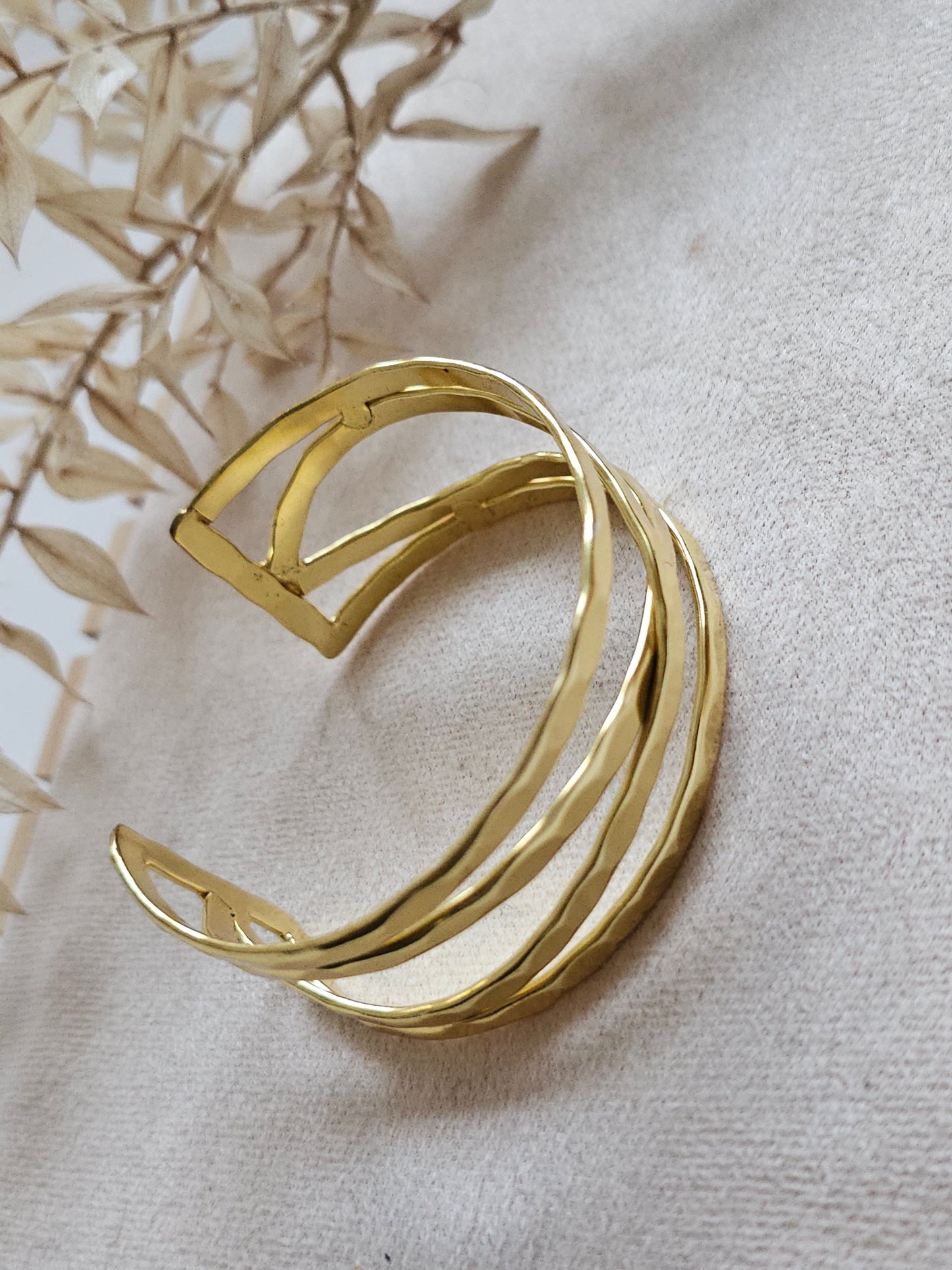 Azna cuff