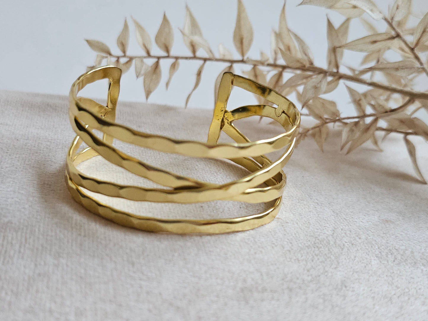 Azna cuff