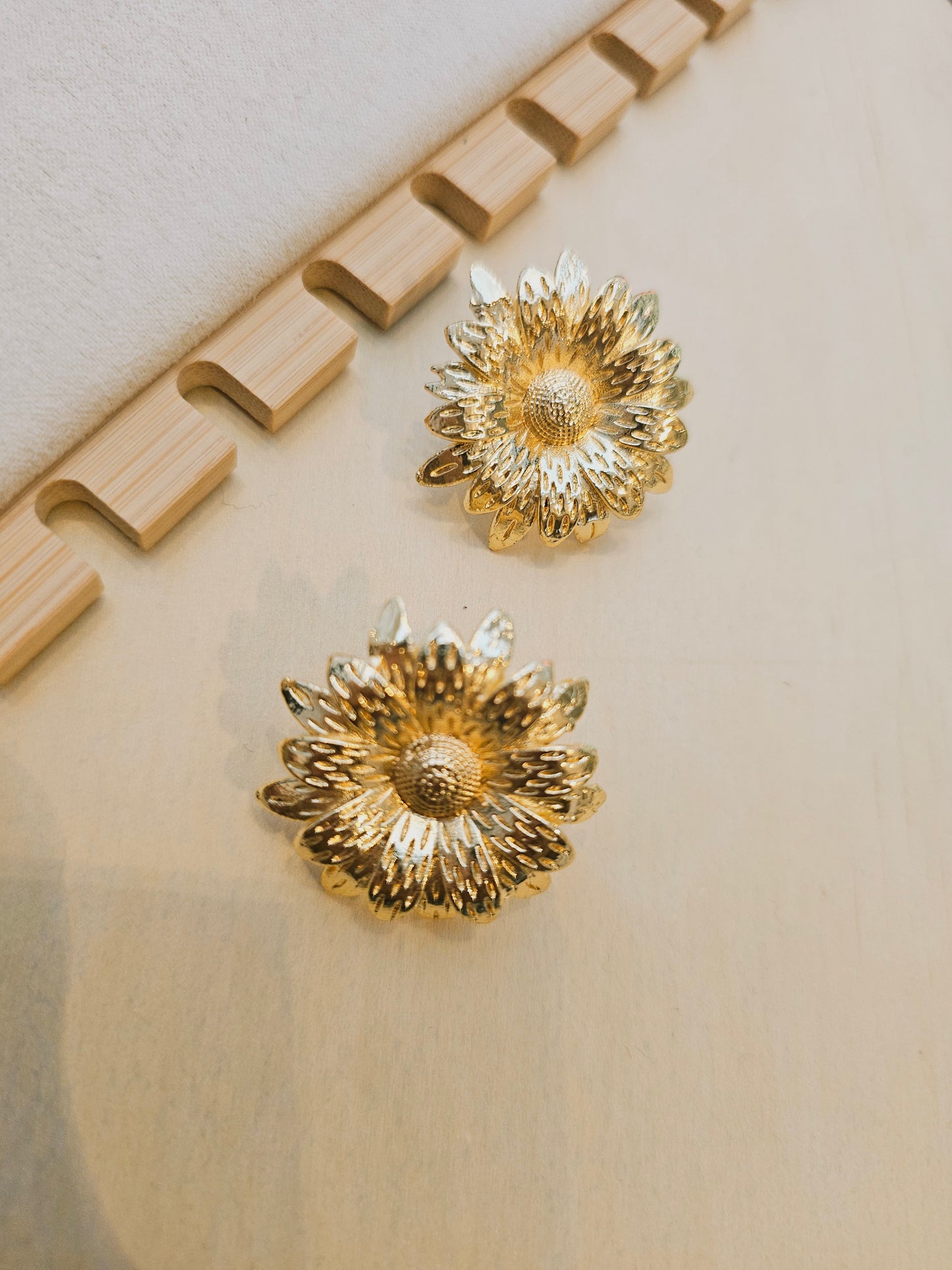 Golden Daisy earrings